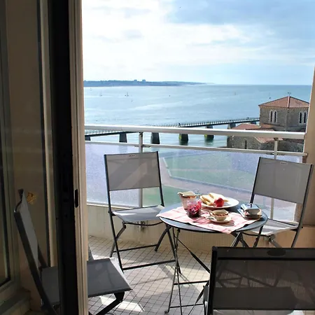 Vue Avec Balcon, Parking Prive, Aux Sables-d'olonne - Fr-1-92-943 Apartment Les Sables-d'Olonne