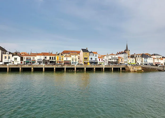 Vue Avec Balcon, Parking Prive, Aux Sables-d'olonne - Fr-1-92-943 * 莱萨布勒-多洛讷